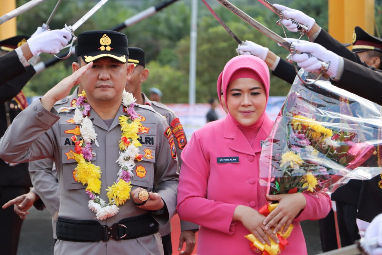 Polres Tapanuli Tengah Gelar Tradisi Pisah Sambut, AKBP Muhammad Alan Haikel Resmi Pimpin Tapteng Polres Tapanuli Tengah Gelar Tradisi Pisah Sambut, AKBP Muhammad Alan Haikel Resmi Pimpin Tapteng