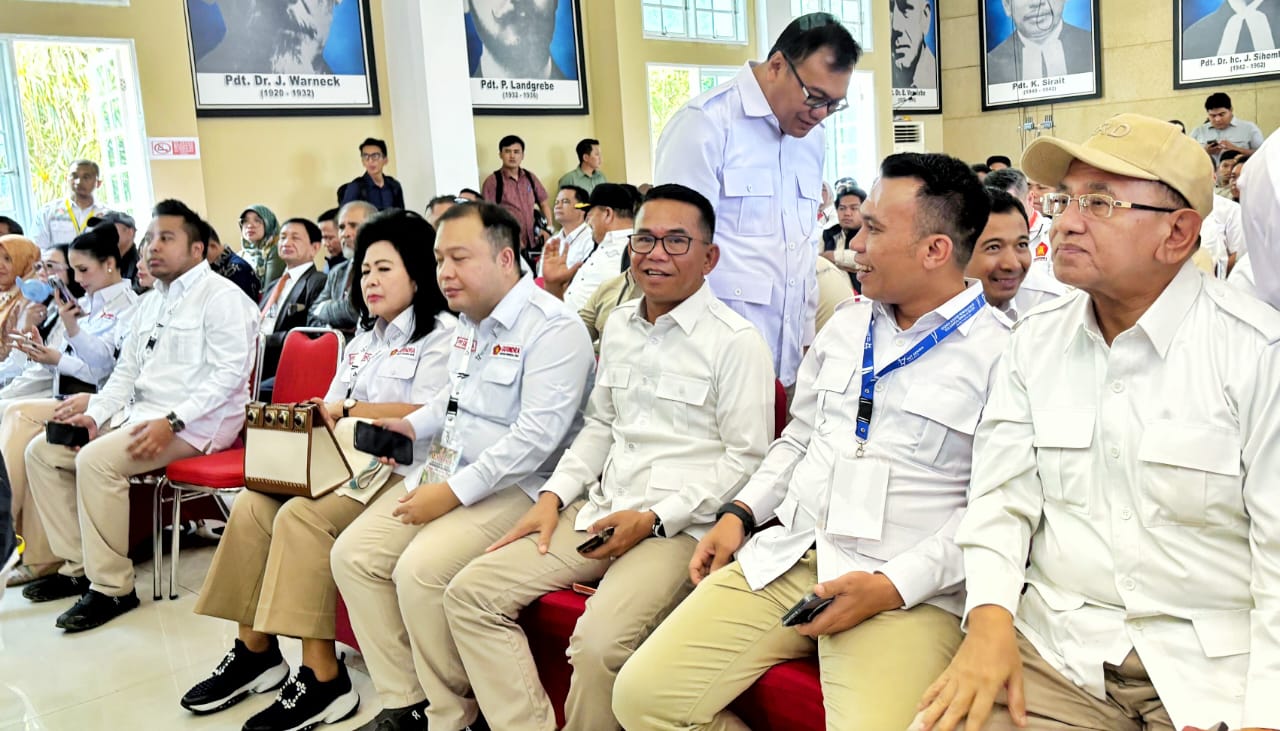 Wakil Bupati Simalungun Hadiri Penanaman 1 Juta Bibit Pohon GEKIRA Wakil Bupati Simalungun Hadiri Penanaman 1 Juta Bibit Pohon GEKIRA