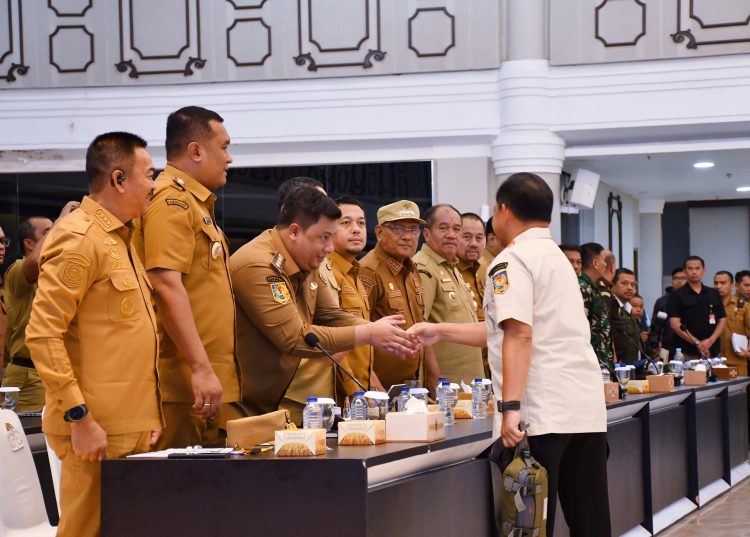 Hadiri Rakor Percepatan Rekonstruksi Pasca Bencana Sumut, Bupati Samosir: Semoga Musibah Bencana Alam Tidak Terulang Kembali Hadiri Rakor Percepatan Rekonstruksi Pasca Bencana Sumut, Bupati Samosir: Semoga Musibah Bencana Alam Tidak Terulang Kembali