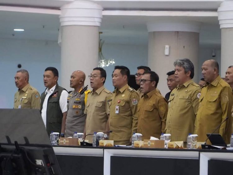 Bupati Tapteng Hadiri Rapat Koordinasi Percepatan Rahabilitasi Pascabencana Sumut Bupati Tapteng Hadiri Rapat Koordinasi Percepatan Rahabilitasi Pascabencana Sumut