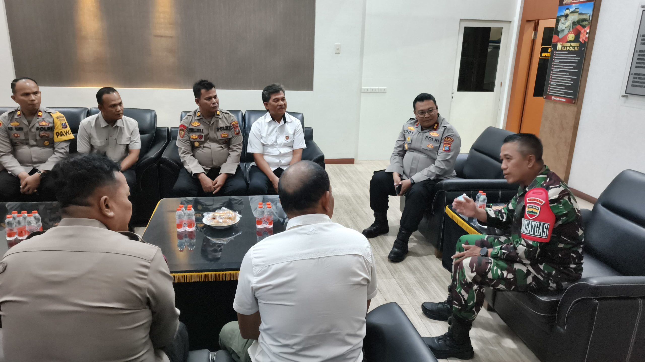 Perkuat Sinergitas TNI-Polri, Danrem 023/KS Kunjungi Mako Polres Sibolga