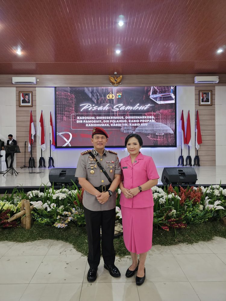 Mantan Kapolres Simalungun Kombes Pol Dr. Ronald Sipayung Jabat Direktur Resnarkoba Polda Babel Mantan Kapolres Simalungun Kombes Pol Dr. Ronald Sipayung Jabat Direktur Resnarkoba Polda Babel