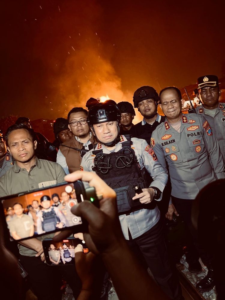 Mendapat Perlawanan Saat Amankan Pelaku Narkoba, Kapolrestabes Medan Pimpin Operasi Besar dan Mengamankan Tersangka Serta Senapan Mendapat Perlawanan Saat Amankan Pelaku Narkoba, Kapolrestabes Medan Pimpin Operasi Besar dan Mengamankan Tersangka Serta Senapan