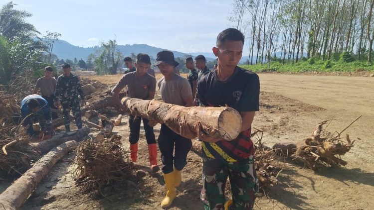 Dari HUNTARA Hingga HUNTAP, Personel Satuan Brimob Polda Sumut Hadir Pulihkan Kehidupan Warga Tapanuli Selatan Dari HUNTARA Hingga HUNTAP, Personel Satuan Brimob Polda Sumut Hadir Pulihkan Kehidupan Warga Tapanuli Selatan