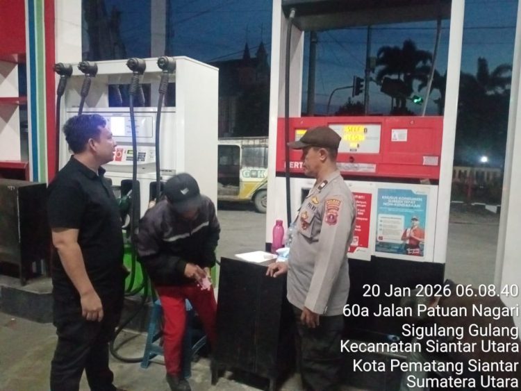 Polsek Siantar Utara Cek TKP Dugaan Pencurian HP di SPBU Jalan SM Raja Polsek Siantar Utara Cek TKP Dugaan Pencurian HP di SPBU Jalan SM Raja