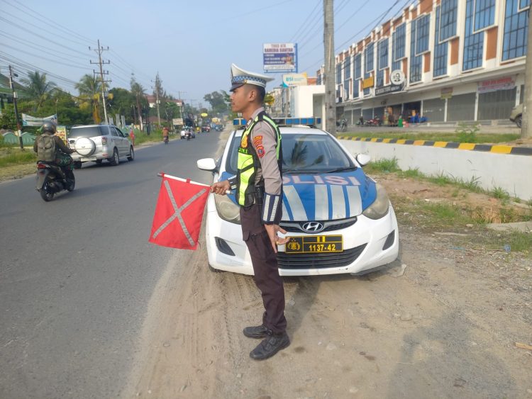 Kanit Gakkum Polres Simalungun Imbau Pengguna Jalan Lebih Waspada, Tekan Lonjakan Laka Lantas di Jalur Saribu Dolok–Tanah Karo Kanit Gakkum Polres Simalungun Imbau Pengguna Jalan Lebih Waspada, Tekan Lonjakan Laka Lantas di Jalur Saribu Dolok–Tanah Karo