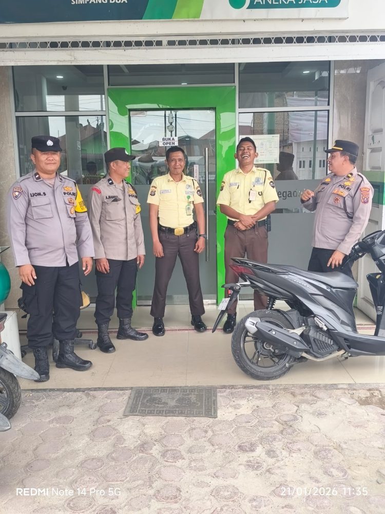 Polsek Siantar Marihat Patroli Sambang Kamtibmas di Jalan DI Panjaitan Polsek Siantar Marihat Patroli Sambang Kamtibmas di Jalan DI Panjaitan