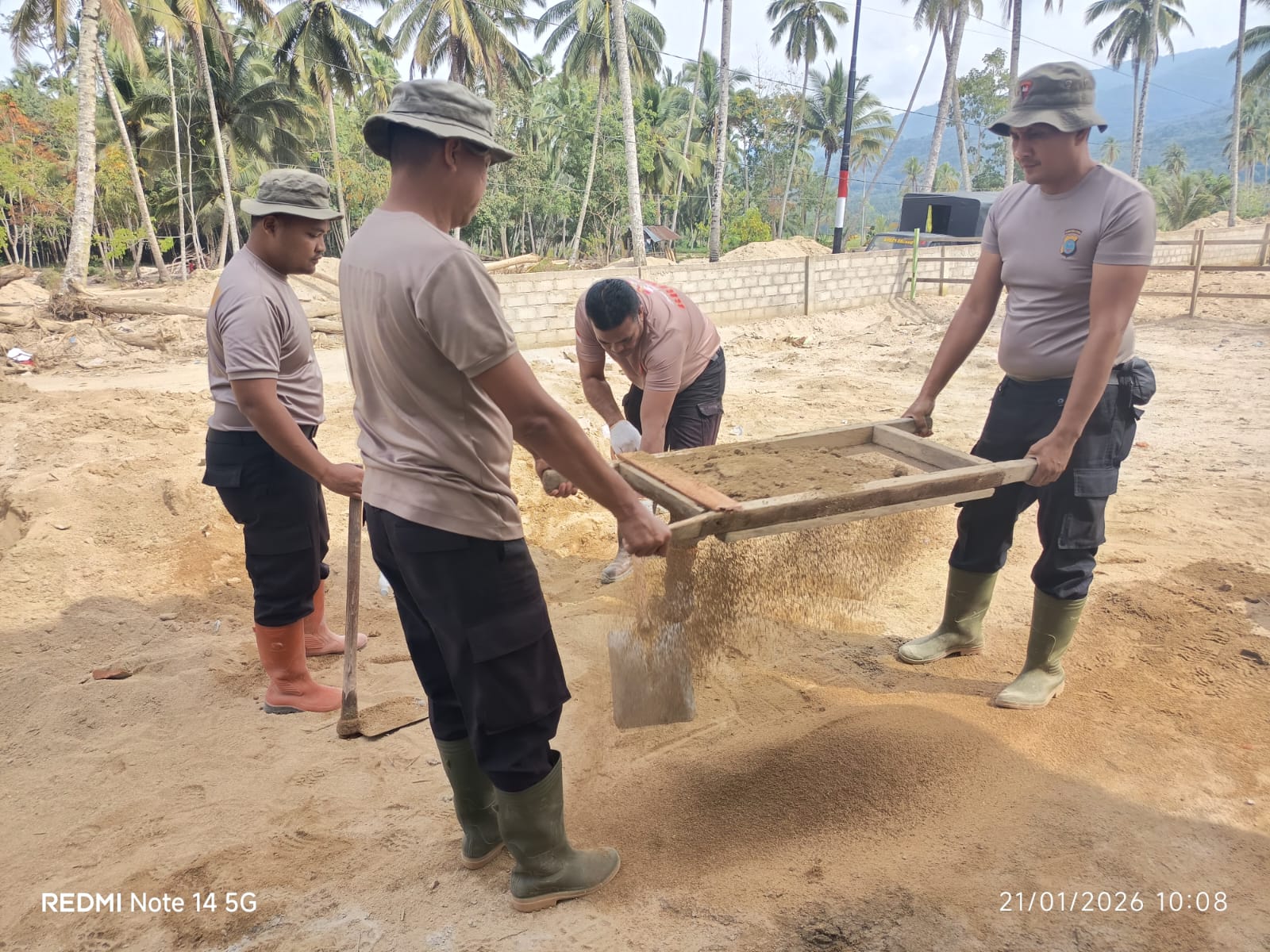 Brimob Sumut dan Warga Bersatu Bangun Harapan, Rumah Swadaya ke-11 Rampung di Tolang Julu Brimob Sumut dan Warga Bersatu Bangun Harapan, Rumah Swadaya ke-11 Rampung di Tolang Julu