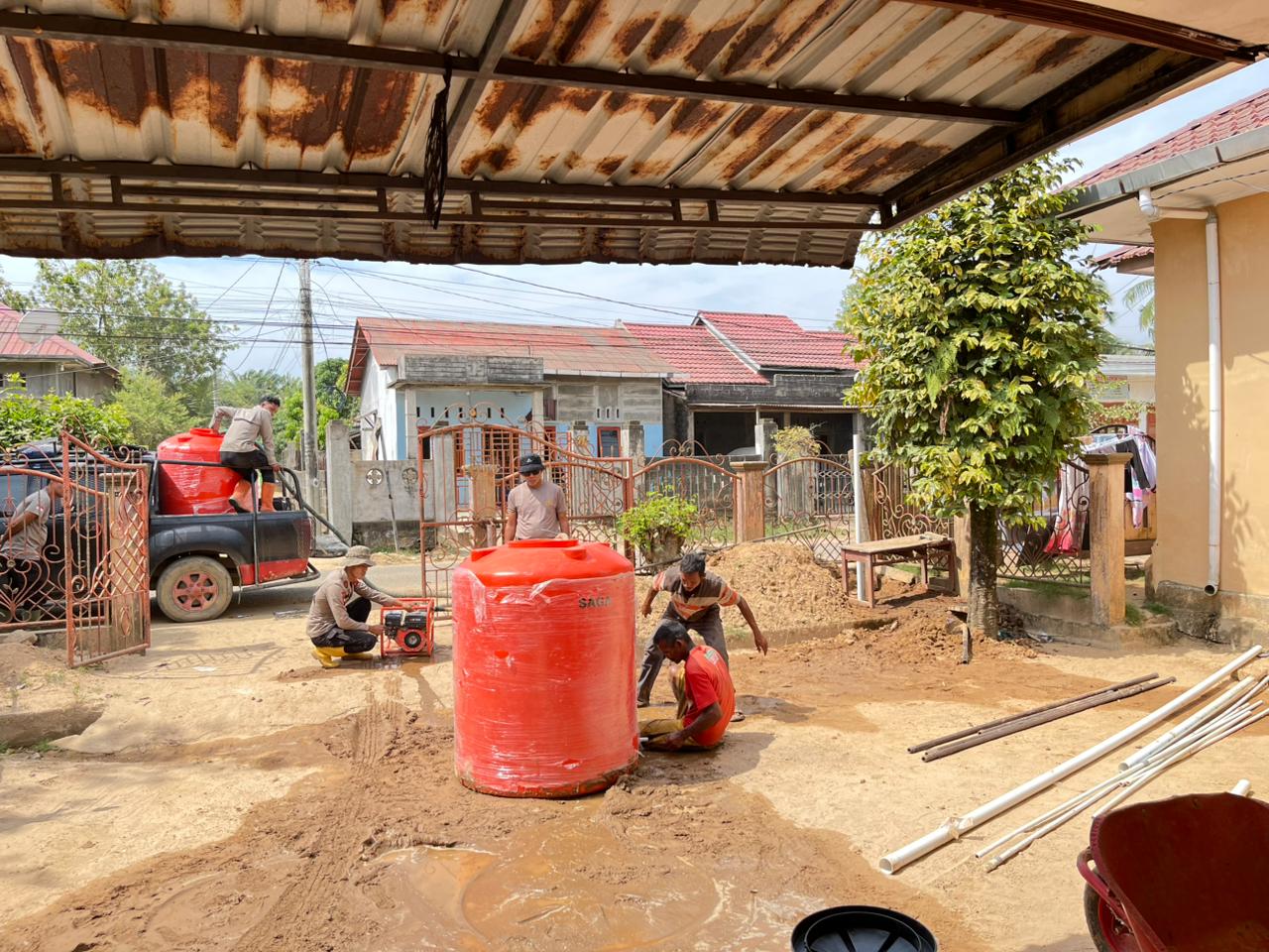 Air Kehidupan Pasca Bencana, Brimob Sumut Bangun Sumur Bor Keempat untuk Warga Tapanuli Tengah Air Kehidupan Pasca Bencana, Brimob Sumut Bangun Sumur Bor Keempat untuk Warga Tapanuli Tengah