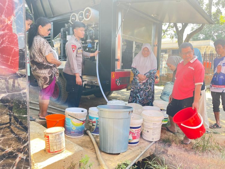 Tanpa Lelah di Garis Kemanusiaan, Brimob Polda Sumut Terus Bergerak Pulihkan Sibolga dan Tapanuli Tengah