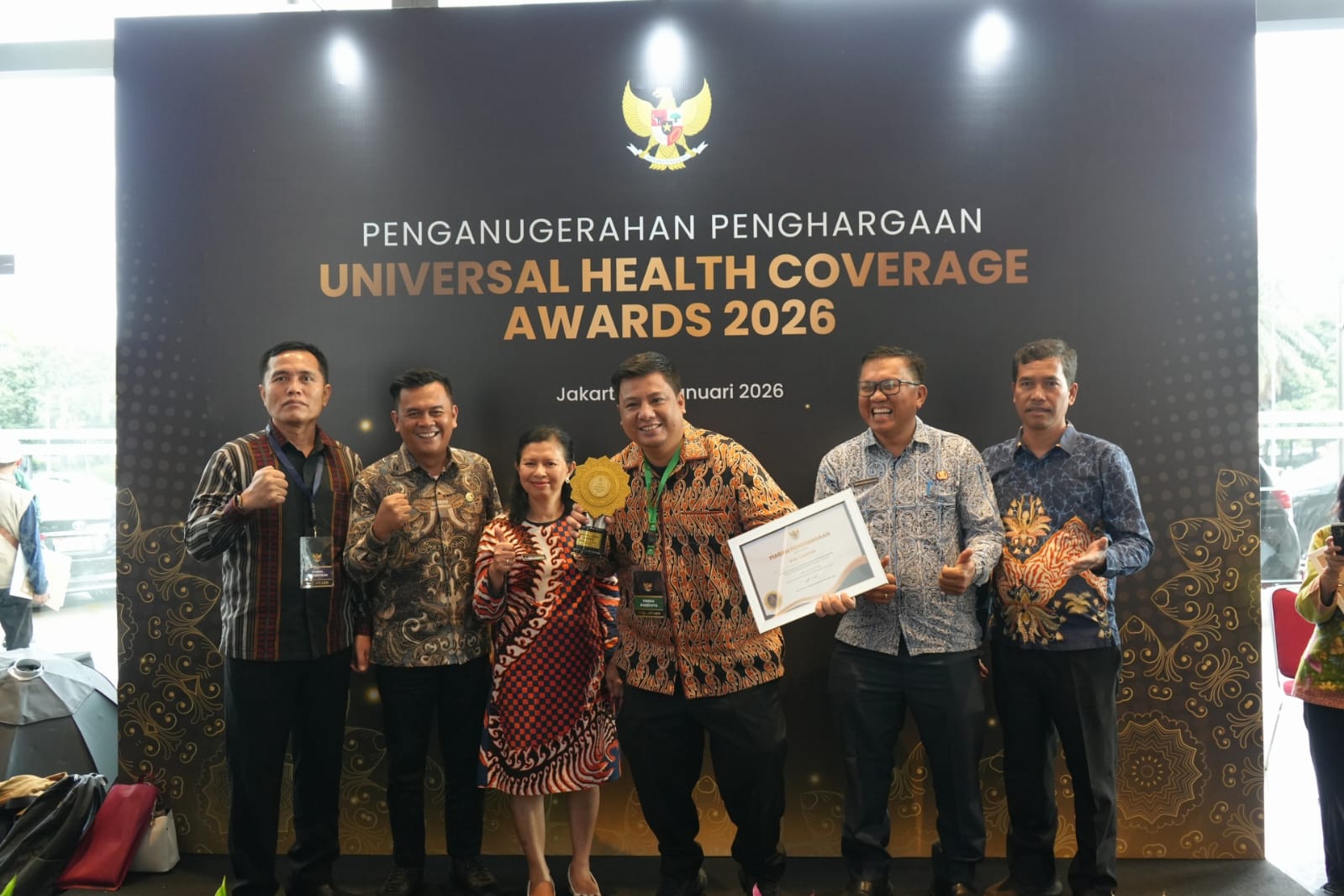 Tiga Kali Berturut-turut, Program Unggulan Bupati Samosir BPJS Gratis Raih Penghargaan UHC