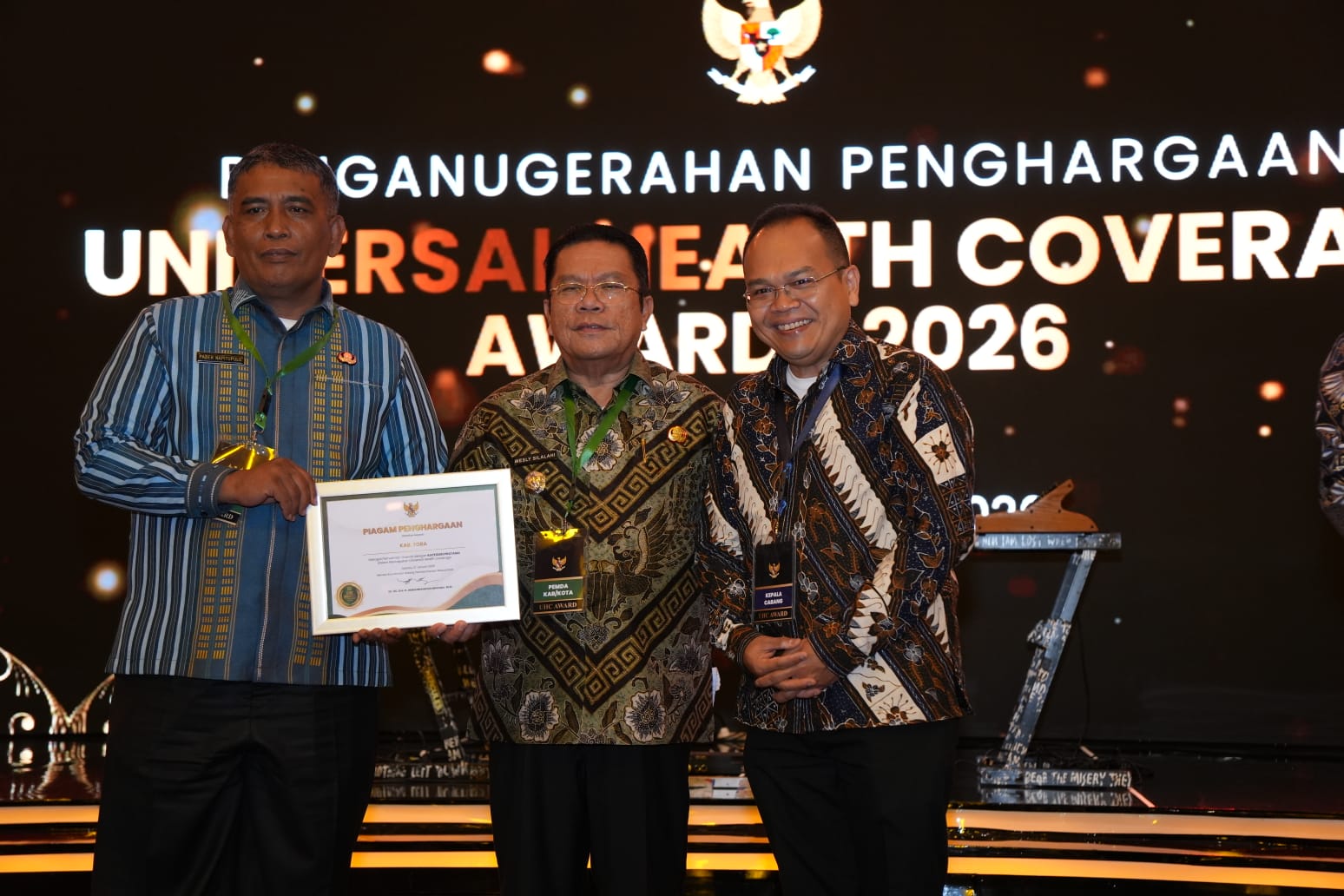 Wali Kota Wesly Silalahi Bersama BPJS Kesehatan Cabang Pematangsiantar Meraih Penghargaan UHC Award Tahun 2026 Kategori Pratama Wali Kota Wesly Silalahi Bersama BPJS Kesehatan Cabang Pematangsiantar Meraih Penghargaan UHC Award Tahun 2026 Kategori Pratama