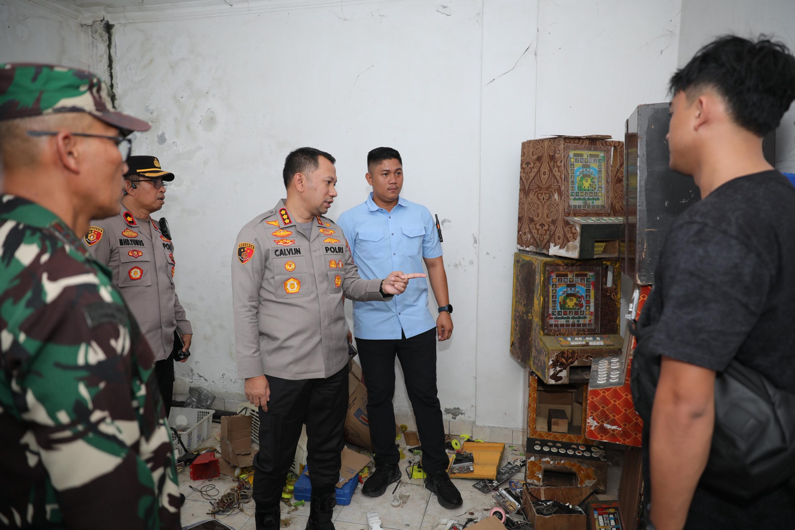 Polrestabes Medan Gelar Prarekonstruksi Pengungkapan Perjudian di Sekretariat PAC GRIB Jaya