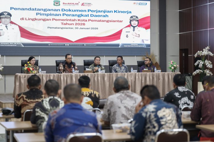 Wali Kota Pematangsiantar, Sekda Dan Para Pimpinan Perangkat Daerah Serta Camat Melakukan Penandatanganan Dokumen Perjanjian Kinerja Pimpinan Perangkat Daerah Wali Kota Pematangsiantar, Sekda Dan Para Pimpinan Perangkat Daerah Serta Camat Melakukan Penandatanganan Dokumen Perjanjian Kinerja Pimpinan Perangkat Daerah