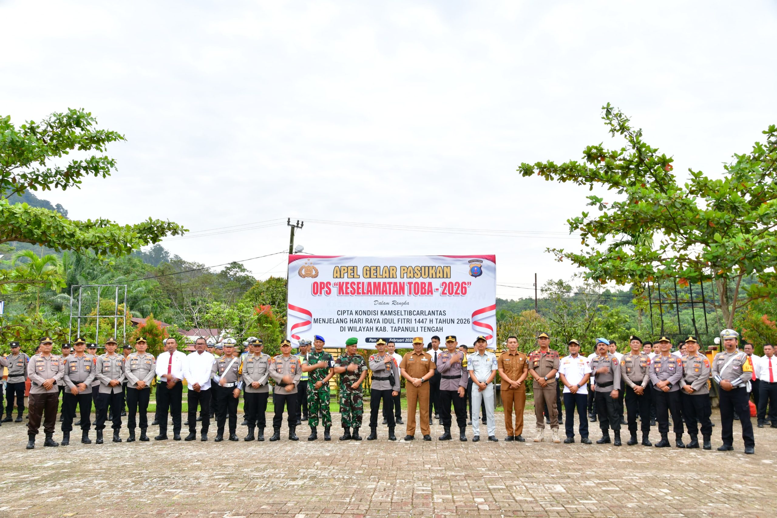 Sekdakab Tapteng Hadiri Apel Gelar Pasukan Operasi Keselamatan Toba -2026