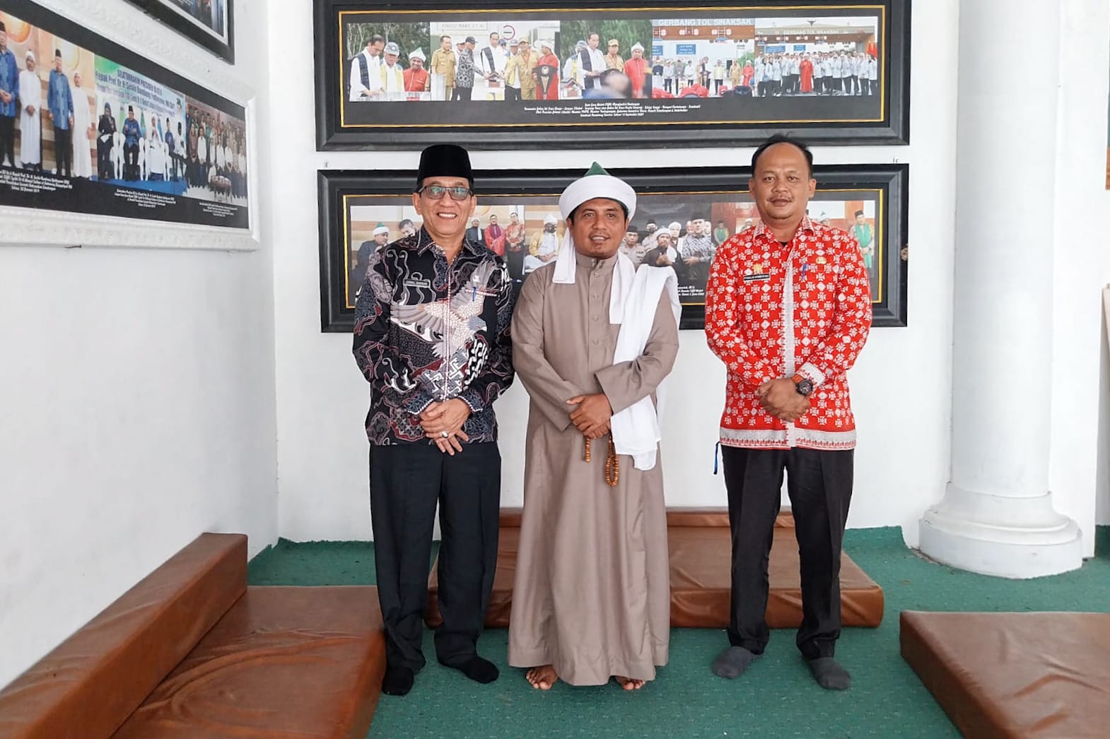 Wali Kota Pematangsiantar Memberikan Bantuan Pembangunan Rumah Tahfiz Quran Haji Sugiat Santoso, di Pondok Persulukan TGB Serambi Babussalam Simalungun