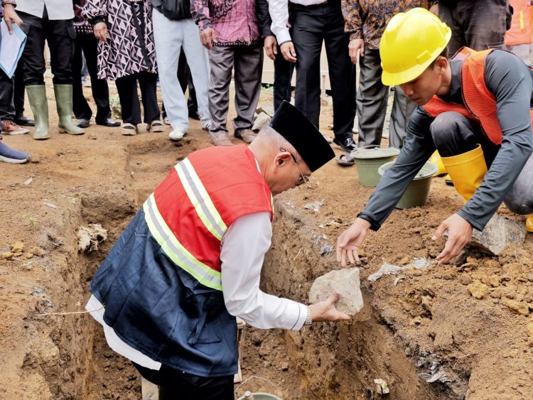 Bupati Simalungun Letakan Batu Pertama Pembangunan Masjid Ilham Sigundaba di Pematang Raya, Langkah Momen Berharga Bagi Masyarakat Simalungun Bupati Simalungun Letakan Batu Pertama Pembangunan Masjid Ilham Sigundaba di Pematang Raya, Langkah Momen Berharga Bagi Masyarakat Simalungun