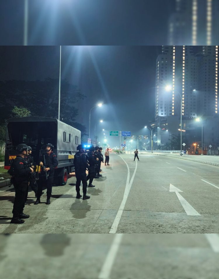 Hingga Dini Hari, Brimob Polda Sumut Intensifkan Patroli KRYD Cegah Kejahatan Jalanan Hingga Dini Hari, Brimob Polda Sumut Intensifkan Patroli KRYD Cegah Kejahatan Jalanan