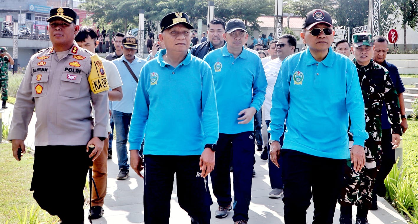 Bupati Simalungun Anton Achmad Saragih Sambut Kunjungan Wagubsu di Parapat, Pencanangan Gerakan Indonesia ASRI Bupati Simalungun Anton Achmad Saragih Sambut Kunjungan Wagubsu di Parapat, Pencanangan Gerakan Indonesia ASRI