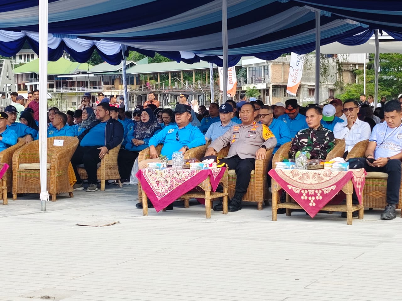 Kapolres Simalungun Turun Langsung Dukung Gerakan Indonesia ASRI, Ajak Warga Jaga Kebersihan Parapat Kapolres Simalungun Turun Langsung Dukung Gerakan Indonesia ASRI, Ajak Warga Jaga Kebersihan Parapat
