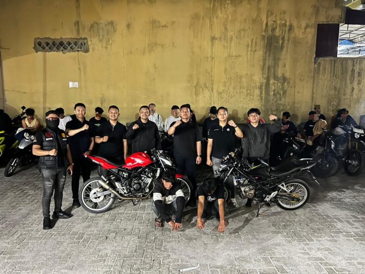 Patroli Hingga Subuh, Timsus Dayok Mirah Polres Pematangsiantar Amankan 19 Sepedamotor Knalpot Brong Patroli Hingga Subuh, Timsus Dayok Mirah Polres Pematangsiantar Amankan 19 Sepedamotor Knalpot Brong