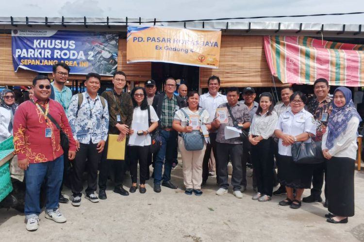 PD PHJ Kota Pematangsiantar Menggunakan Aplikasi Pembayaran Non Tunai Berbasis QRIS PD PHJ Kota Pematangsiantar Menggunakan Aplikasi Pembayaran Non Tunai Berbasis QRIS