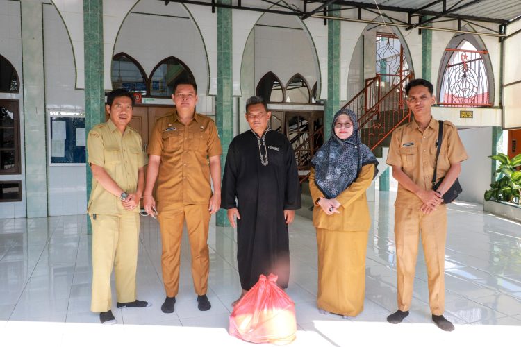 Pemko Pematangsiantar Di Bawah Kepemimpinan Wesly Silalahi Memberikan Bantuan Untuk Perbekalan Ramadhan kepada 134 Masjid Dan 38 Mushollah Pemko Pematangsiantar Di Bawah Kepemimpinan Wesly Silalahi Memberikan Bantuan Untuk Perbekalan Ramadhan kepada 134 Masjid Dan 38 Mushollah