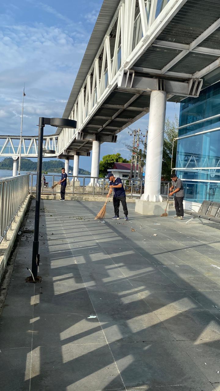 Wujudkan Pelayanan Prima, PT Pelindo Multi Terminal Branch Sibolga Laksanakan Gerakan Terminal Penumpang Bersih & Rapi