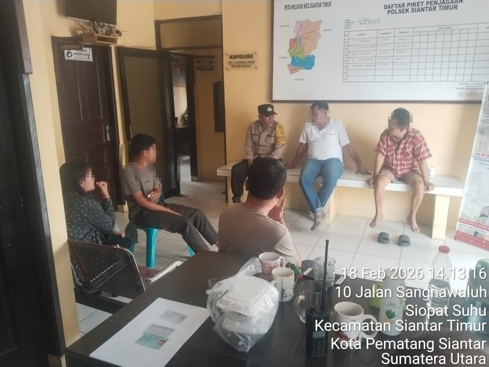 Polsek Siantar Timur Respon Cepat Selesaikan Masalah Warga di Gang Udang Dengan Mediasi Polsek Siantar Timur Respon Cepat Selesaikan Masalah Warga di Gang Udang Dengan Mediasi