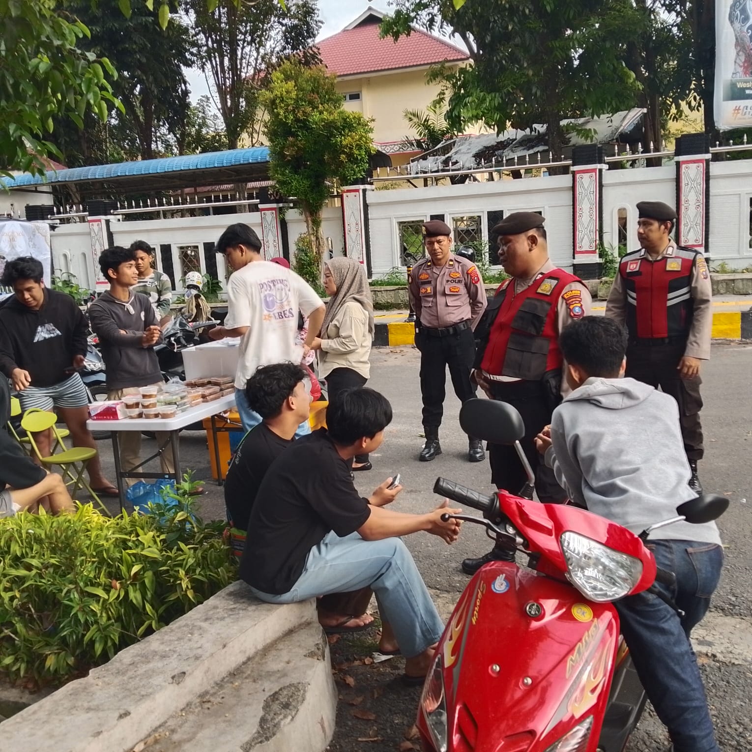 Antisipasi Guantibmas Selama Bulan Ramadhan 1447 H, Polres Pematangsiantar Patroli Lokasi Penjualan Takjil