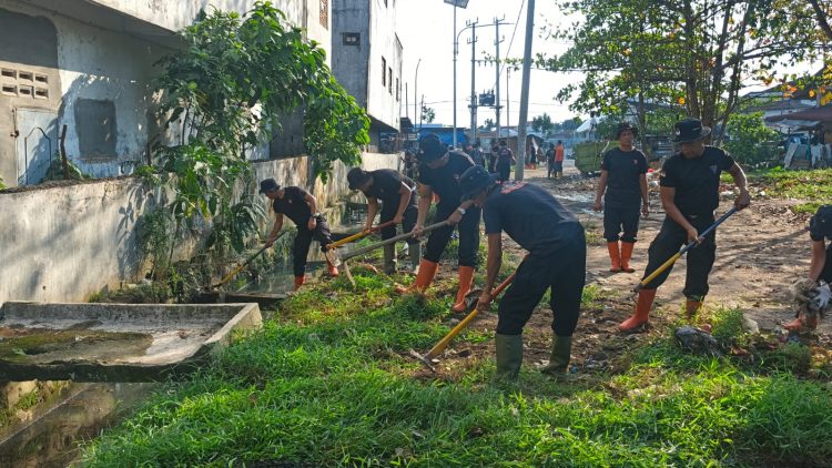 Lingkungan Bersih dan Pasar Nyaman, Bukti Nyata Pengabdian Brimob untuk Masyarakat Tebing Tinggi