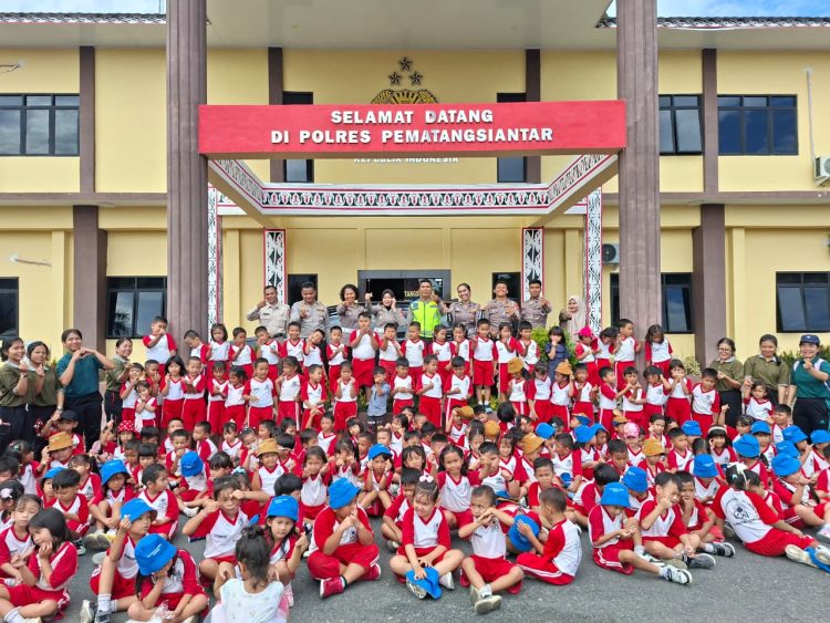 Edukasi Pemahaman Rambu Lalulintas Sejak Usia Dini Sat Lantas Polres Pematangsiantar Dikunjungi TK Cinta Rakyat