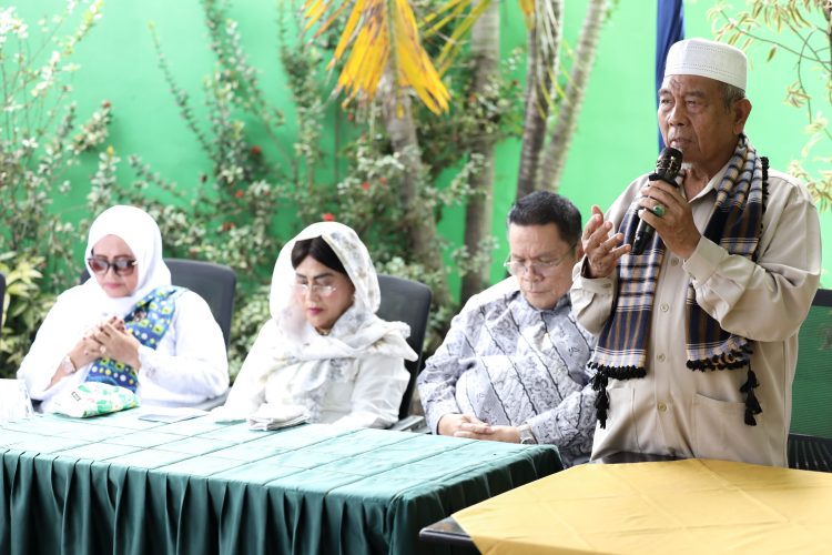 Wali Kota Wesly Silalahi Didampingi TP PKK Ny Liswati Wesly Silalahi Menghadiri Pembukaan Warung Ramadhan PD BKMT Kota Pematangsiantar Wali Kota Wesly Silalahi Didampingi TP PKK Ny Liswati Wesly Silalahi Menghadiri Pembukaan Warung Ramadhan PD BKMT Kota Pematangsiantar