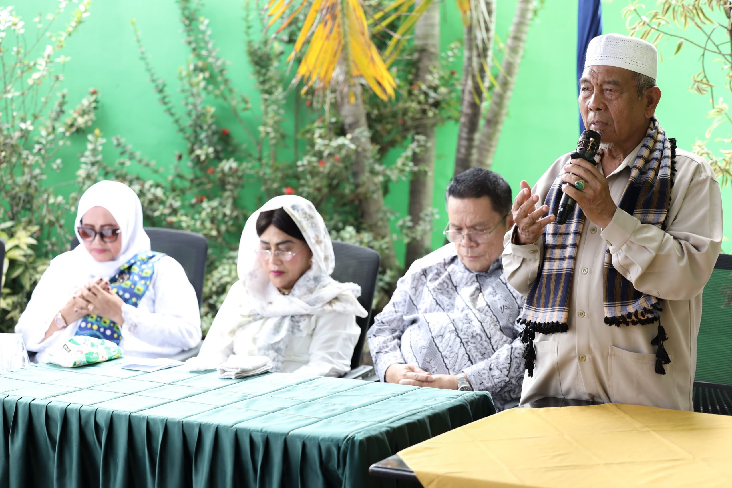 Wali Kota Wesly Silalahi Didampingi TP PKK Ny Liswati Wesly Silalahi Menghadiri Pembukaan Warung Ramadhan PD BKMT Kota Pematangsiantar