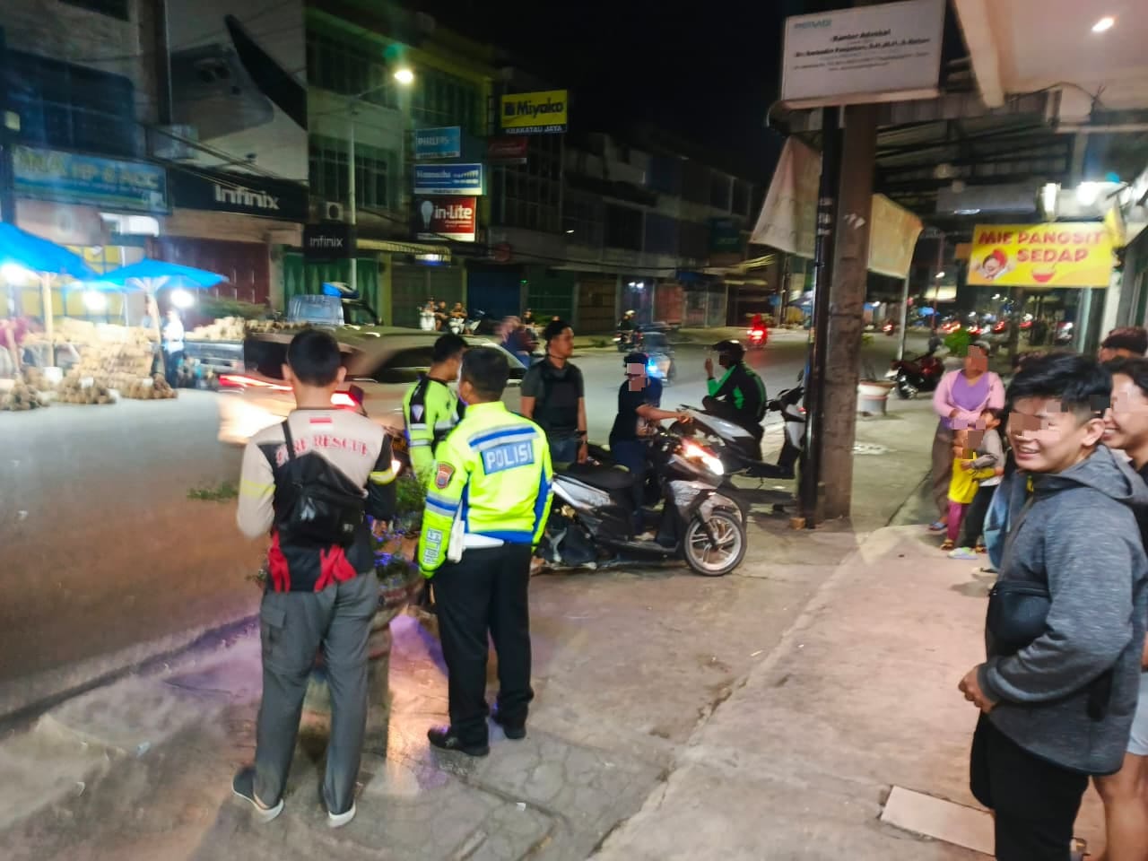 Jaga Ketertiban Dimalam Hari Polres Pematangsiantar Amankan Delapan Sepeda Motor Knalpot Brong Jaga Ketertiban Dimalam Hari Polres Pematangsiantar Amankan Delapan Sepeda Motor Knalpot Brong
