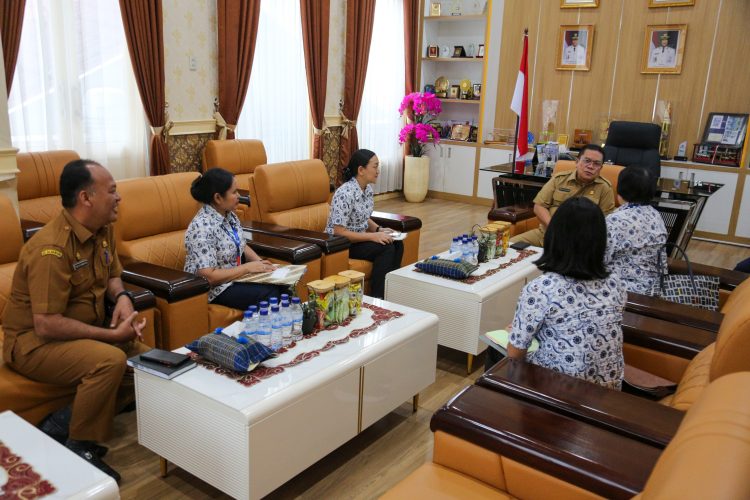 Wali Kota Wesly Silalahi Menerima Audiensi Panitia Pameran Pendidikan dan Student Talent Showcase “Kalam Kudus Fair 2026” Wali Kota Wesly Silalahi Menerima Audiensi Panitia Pameran Pendidikan dan Student Talent Showcase “Kalam Kudus Fair 2026”