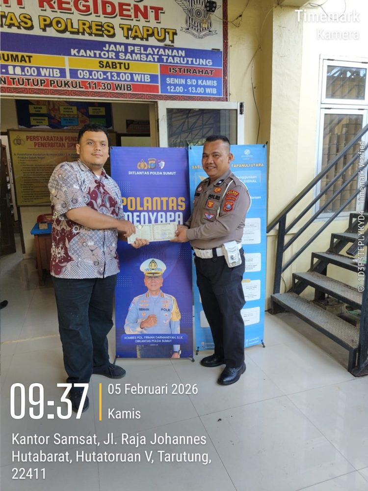 Polres Taput Aktifkan Program Polantas Menyapa dengan Melakukan Kegiatan Pelayanan Polres Taput Aktifkan Program Polantas Menyapa dengan Melakukan Kegiatan Pelayanan