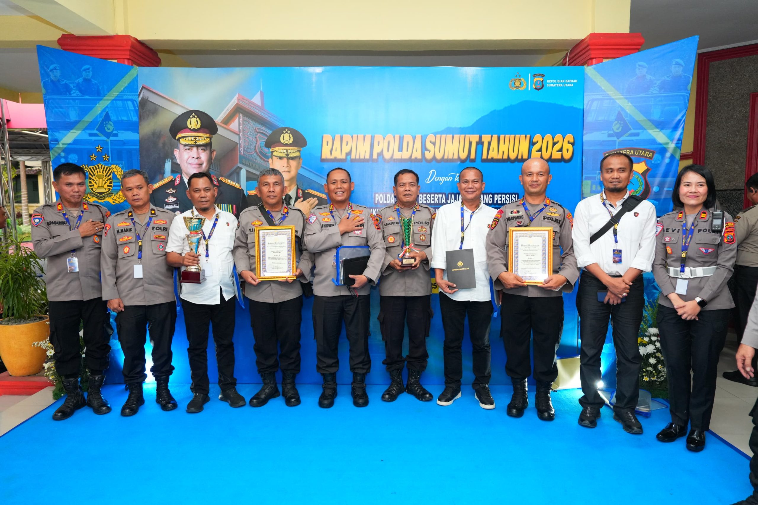 Polres Simalungun Borong Tiga Penghargaan di Rapim Polda Sumut, Kapolres Beri Reward Langsung Polres Simalungun Borong Tiga Penghargaan di Rapim Polda Sumut, Kapolres Beri Reward Langsung