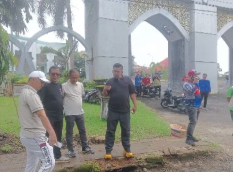 Sekda Way Kanan Pimpin Apel Pagi dan Korve Indonesia ASRI di Halaman Islamic Center