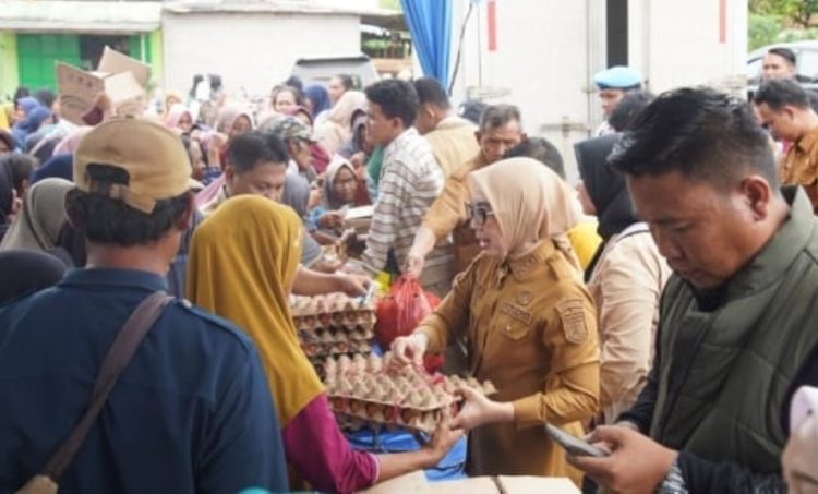 Pemkab Way Kanan Gelar Operasi Pasar Murah Reguler di Kampung Bima Sakti Pemkab Way Kanan Gelar Operasi Pasar Murah Reguler di Kampung Bima Sakti