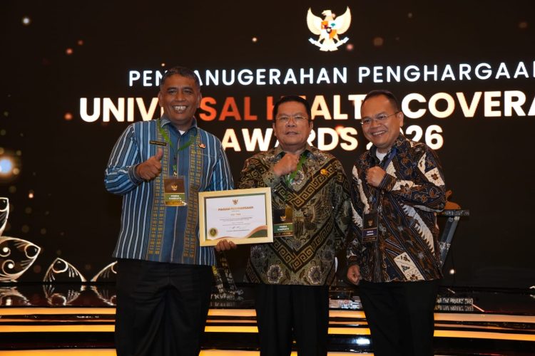 Pemko Pematangsiantar Raih UHC Award 2026 Kategori Pratama Wesly Silalahi Terima Penghargaan di JIEXPO Kemayoran, Bukti Komitmen Layanan Kesehatan Semesta
