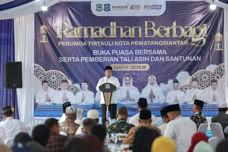 Wali Kota Wesly Silalahi Serahkan Tali Asih Dan Santunan Kepada Jamaah Masjid, Pengurus Bkm Dan Para Ustadz Wali Kota Wesly Silalahi Serahkan Tali Asih Dan Santunan Kepada Jamaah Masjid, Pengurus Bkm Dan Para Ustadz