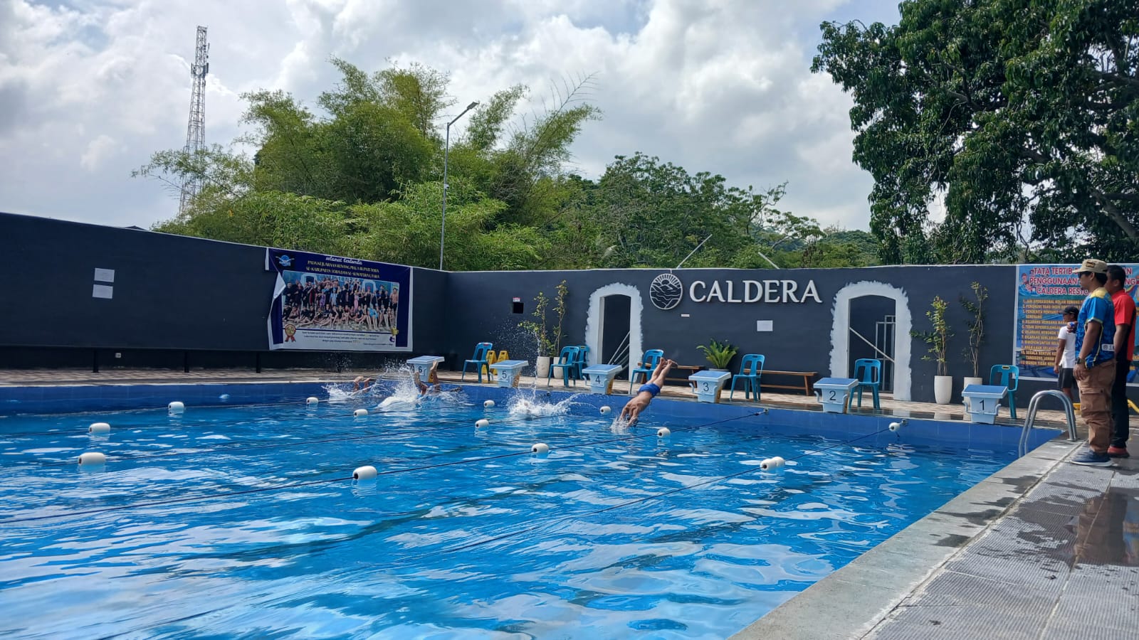 Lomba Renang Antar Pelajar Dilaksanakan Untuk Meriahkan HUT Toba Ke- 27 Tahun Lomba Renang Antar Pelajar Dilaksanakan Untuk Meriahkan HUT Toba Ke- 27 Tahun