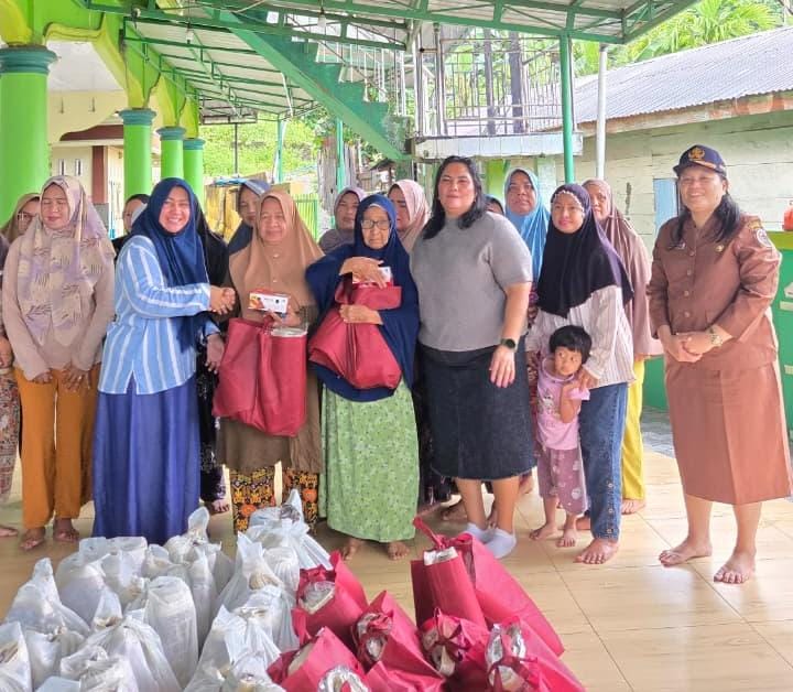 500 Paket Ramadhan DWP Pusat Disalurkan Melalui DWP Tapteng