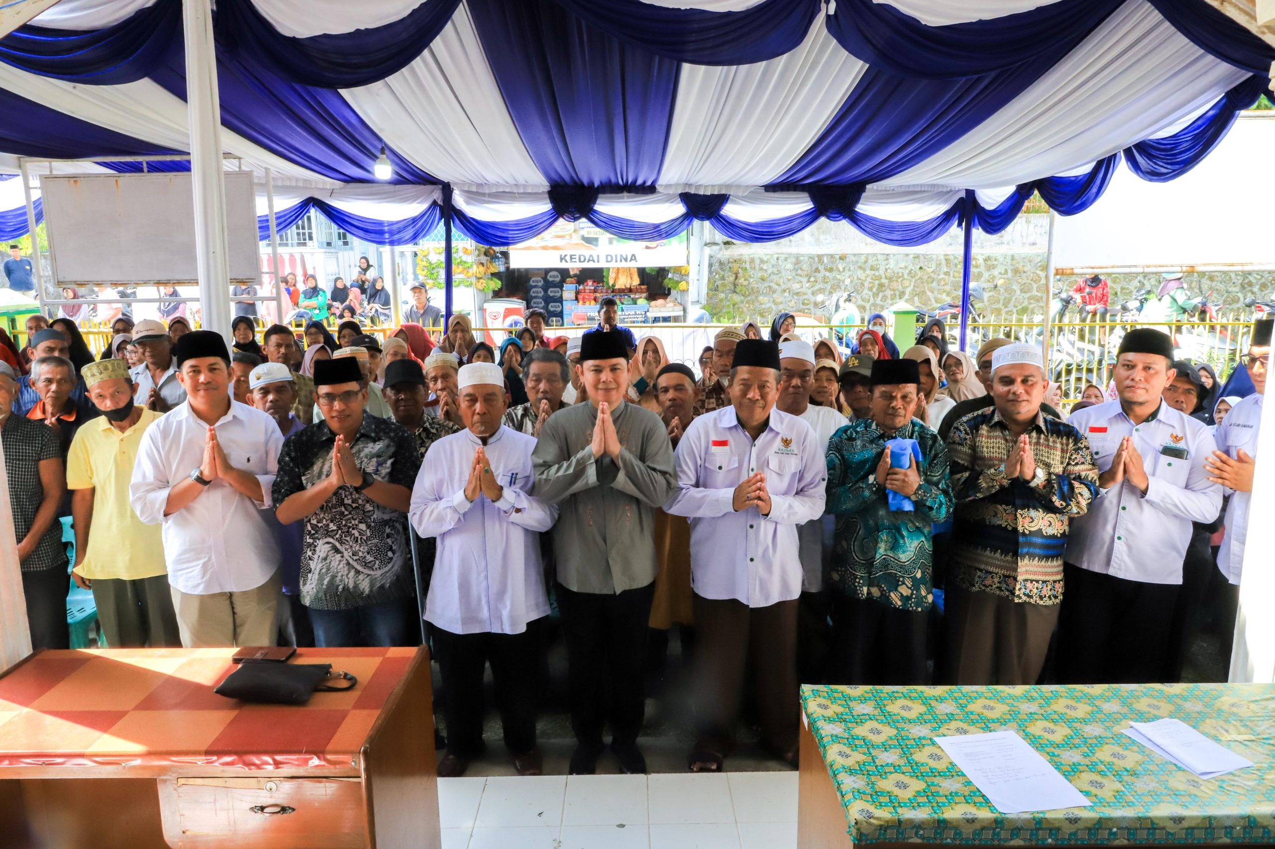 Wali Kota Pematangsiantar Diwakili Staf Ahli Bidang Pembangunan Menyalurkan Zakat Kepada 520 Mustahik Wali Kota Pematangsiantar Diwakili Staf Ahli Bidang Pembangunan Menyalurkan Zakat Kepada 520 Mustahik