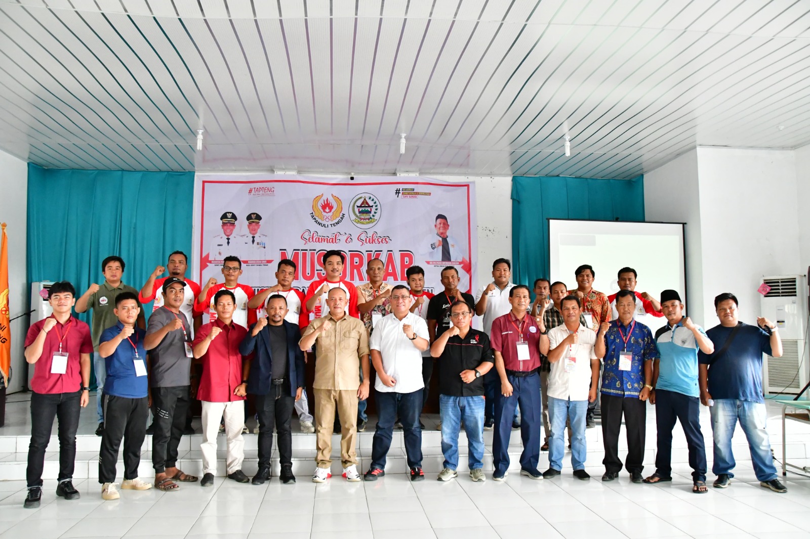 Wakil Bupati Tapteng Harapkan Pengurus KONI Tapteng Mampu Membina Generasi Muda Melalui Olahraga