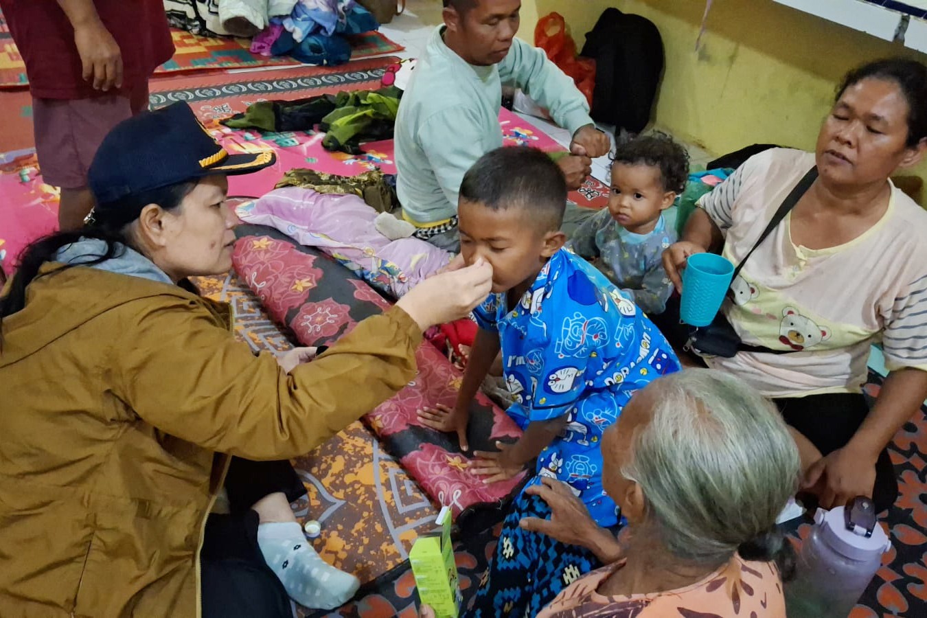 Dinas Kesehatan Tapteng Kerahkan Tenaga Medis Layani Pengungsi Banjir Susulan di Kelurahan Bonan Lumban Kecamatan Tukka