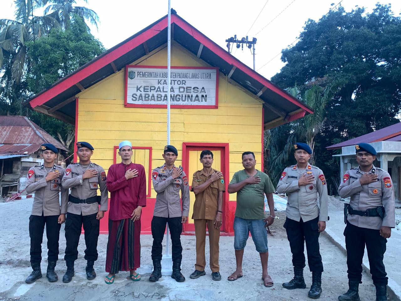 Brimob Sumut Hadir untuk Rakyat, Jembatan Gantung di Paluta Kembali Fungsional