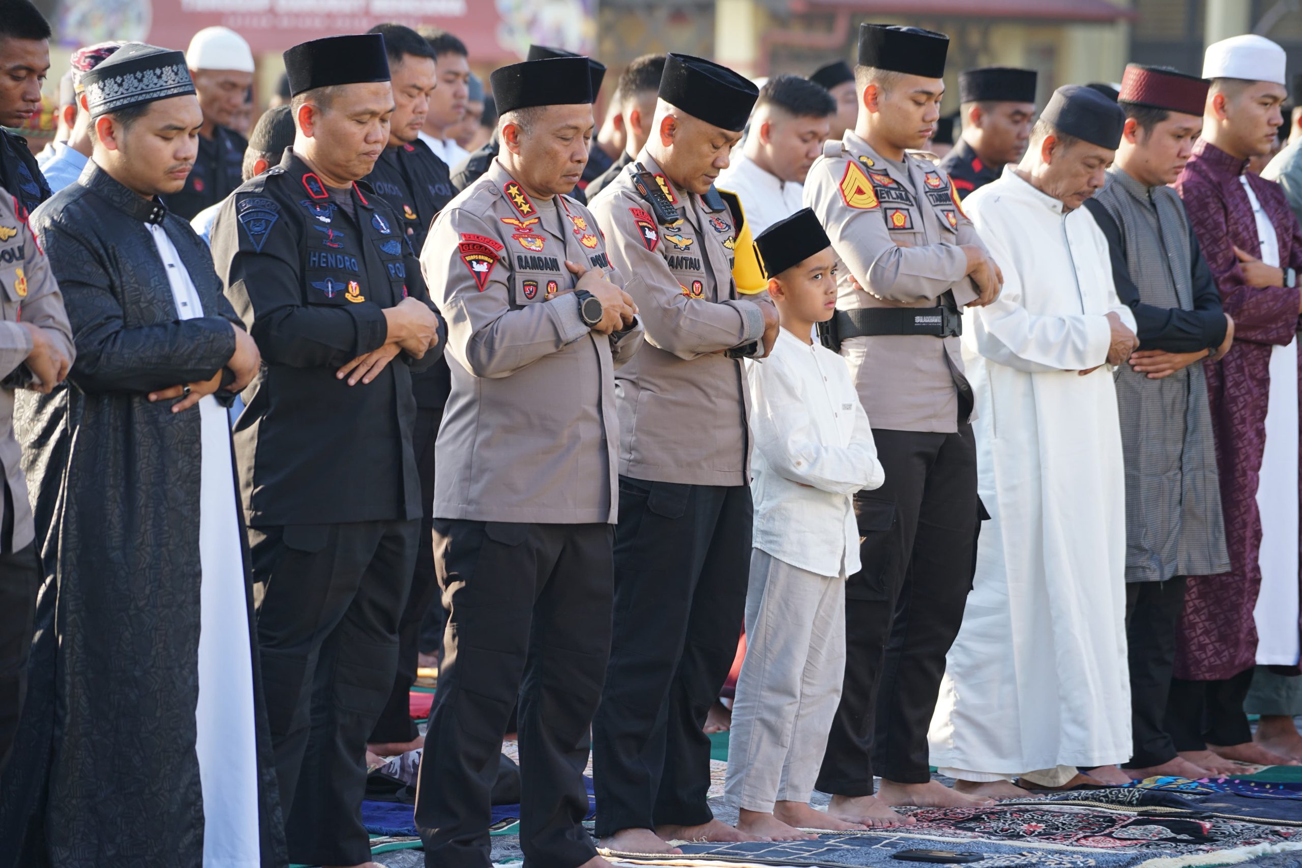 Di Tengah Kunjungan Presiden RI, Dankor Brimob Polri Hadirkan Nuansa Kebersamaan dalam Sholat Idul Fitri di Mako Brimob Sumut