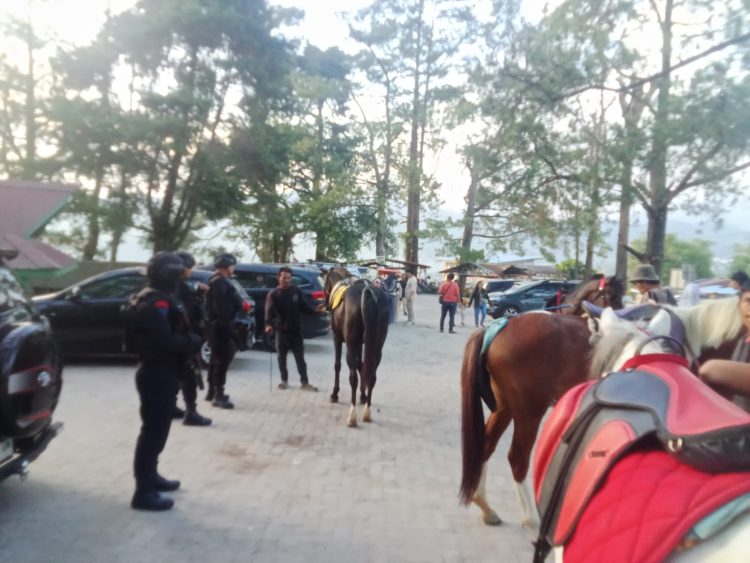Pastikan Keamanan Wisatawan, Brimob Sumut Intensifkan Patroli Kamtibmas di Gundaling Berastagi dalam Ops Ketupat Toba 2026 Pastikan Keamanan Wisatawan, Brimob Sumut Intensifkan Patroli Kamtibmas di Gundaling Berastagi dalam Ops Ketupat Toba 2026